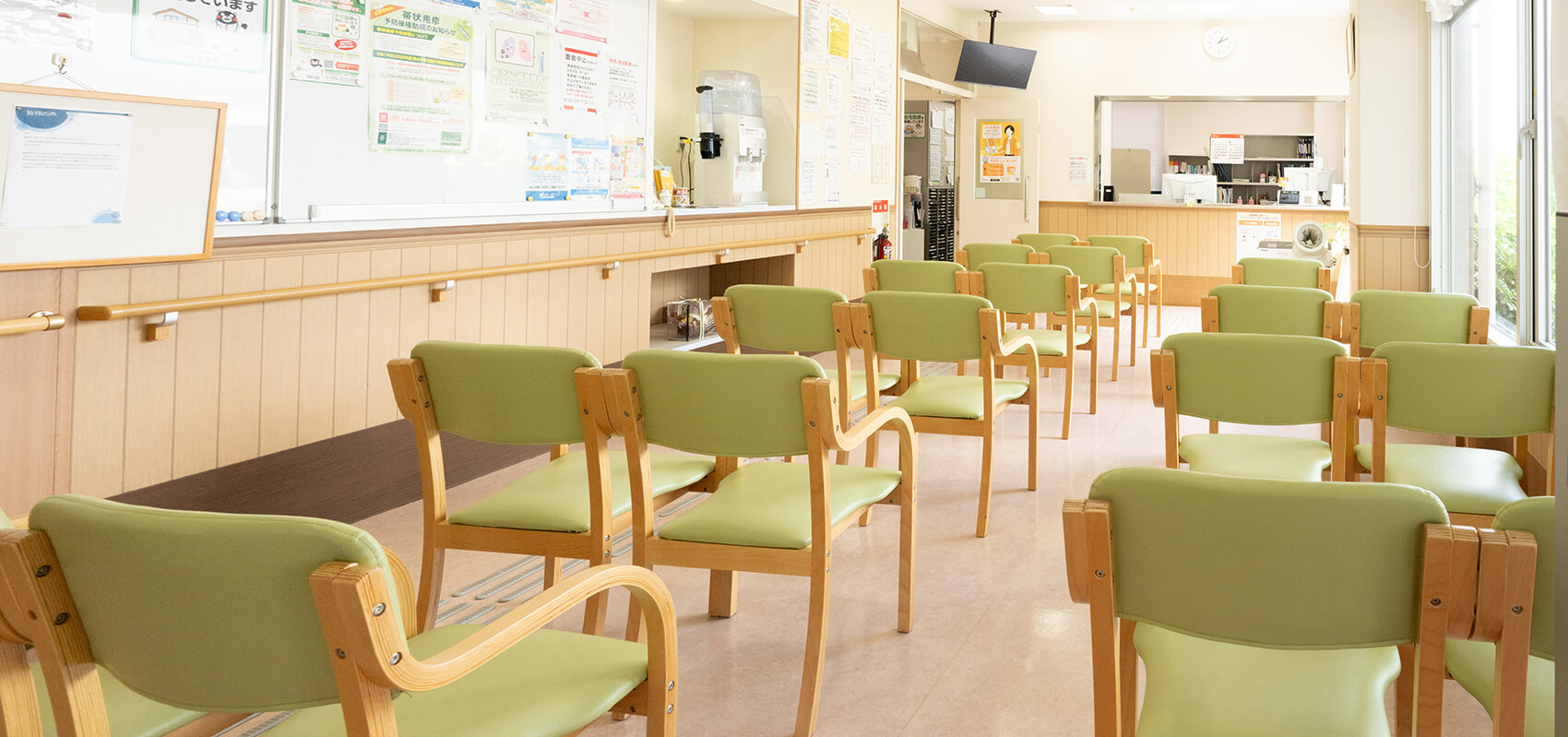 院内受け付けの雰囲気